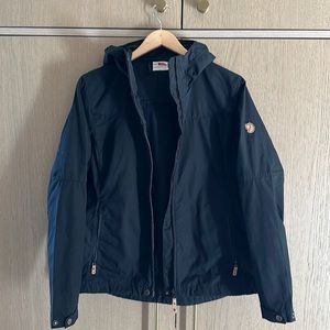Fjall Raven Light Weight Jacket